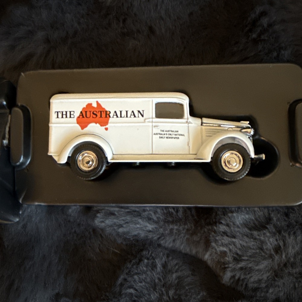 Vintage 1995 MATCHBOX POWER OF THE PRESS THE AUSTRALIAN 37 GMC PANEL VAN NIB